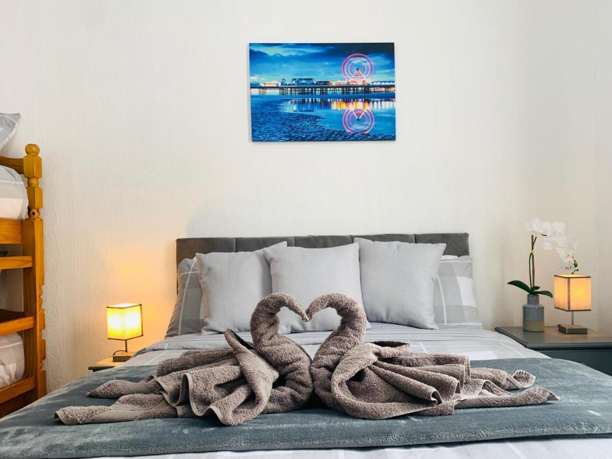 The Whitehouse Holiday Apartments Blackpool Ngoại thất bức ảnh