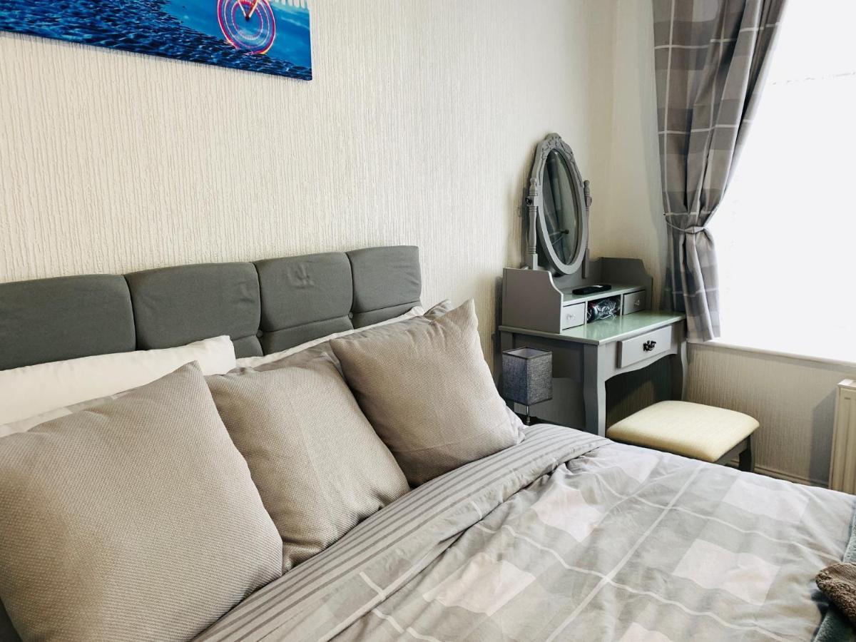 The Whitehouse Holiday Apartments Blackpool Ngoại thất bức ảnh