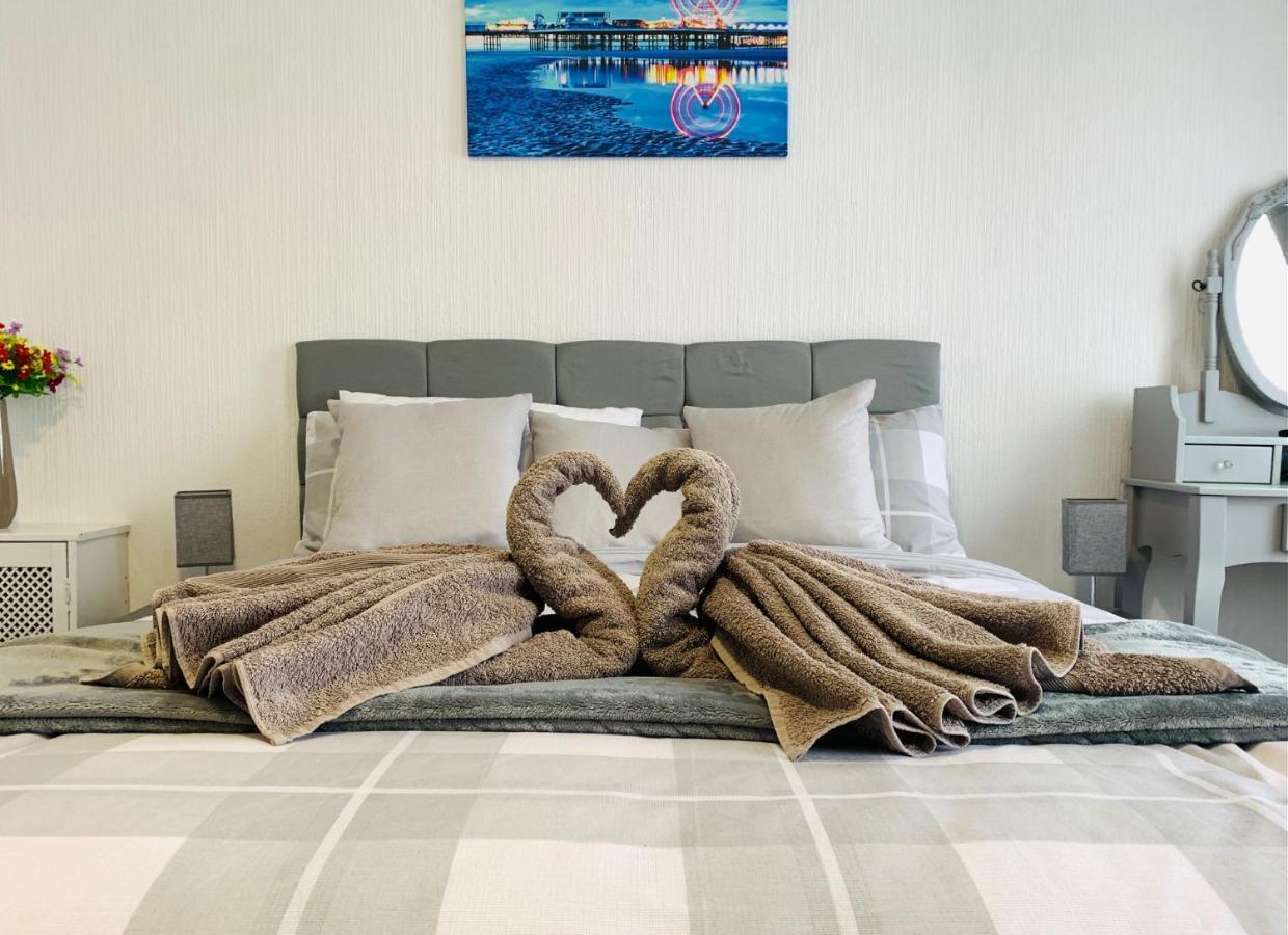 The Whitehouse Holiday Apartments Blackpool Ngoại thất bức ảnh
