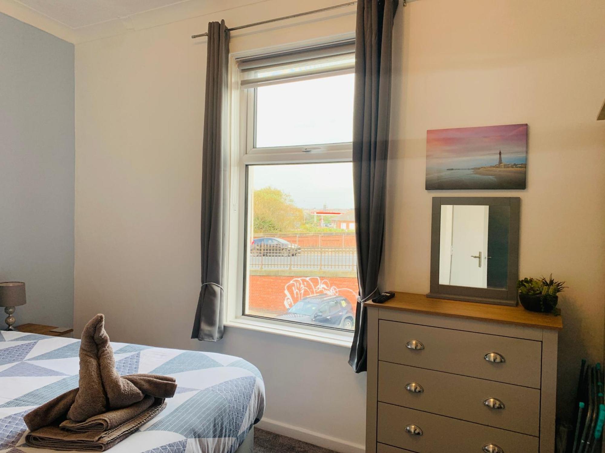 The Whitehouse Holiday Apartments Blackpool Ngoại thất bức ảnh