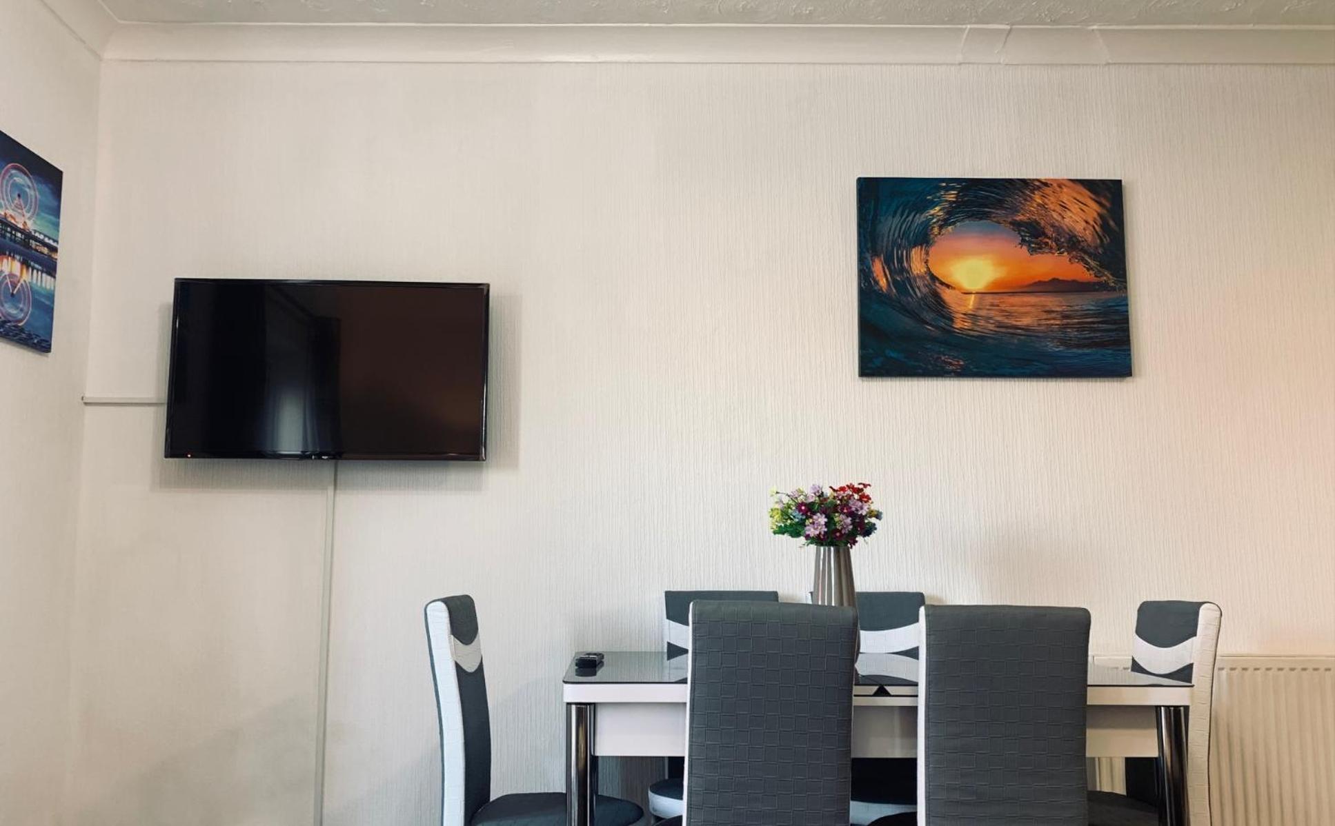 The Whitehouse Holiday Apartments Blackpool Ngoại thất bức ảnh