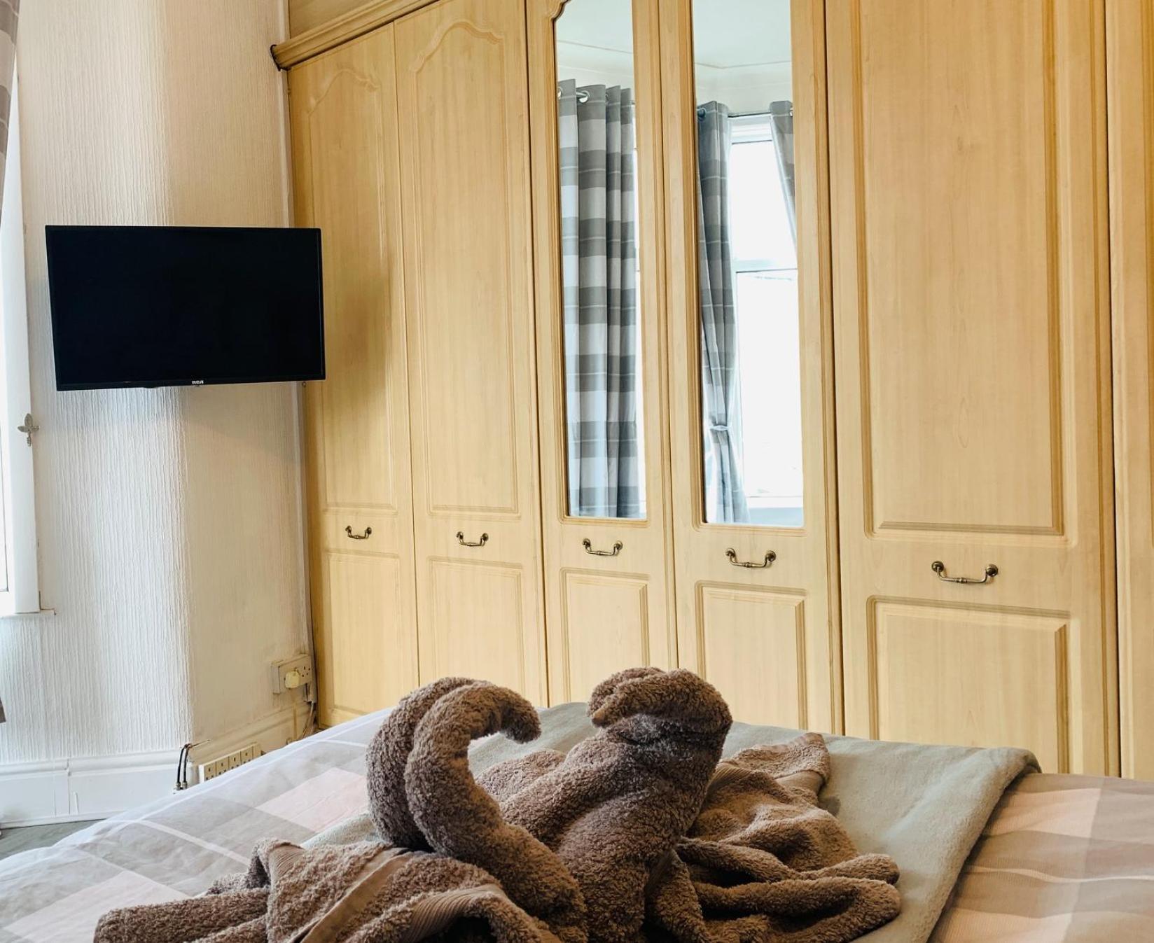 The Whitehouse Holiday Apartments Blackpool Ngoại thất bức ảnh